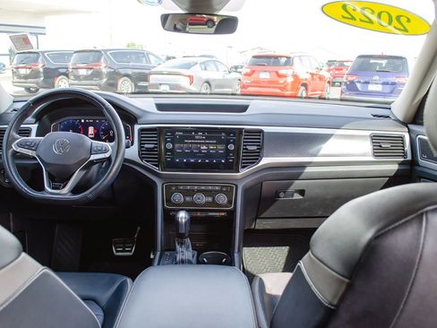 Used 2022 Volkswagen Atlas SEL Premium image 34