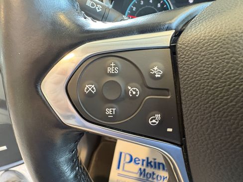 Used 2021 Chevrolet Traverse RS FWD image 13