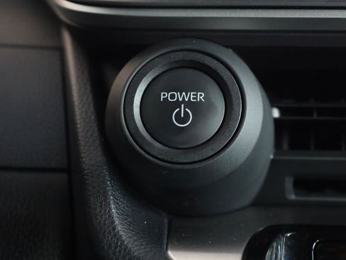 Used 2024 Toyota Prius LE FWD image 35