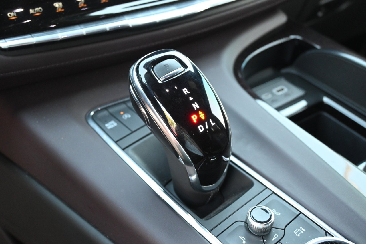 Used 2023 Cadillac Escalade ESV Sport Platinum AWD/4WD image 14