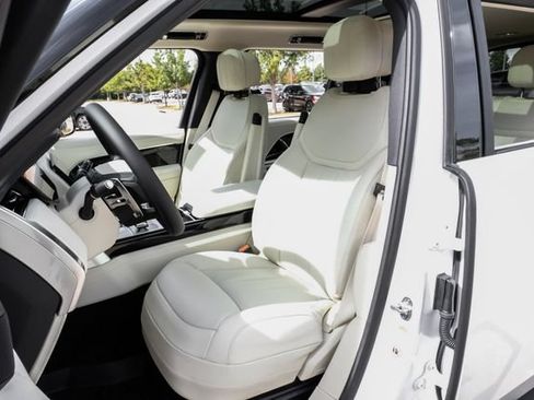 New 2026 Land Rover Range Rover Long Wheelbase SE AWD/4WD image 42