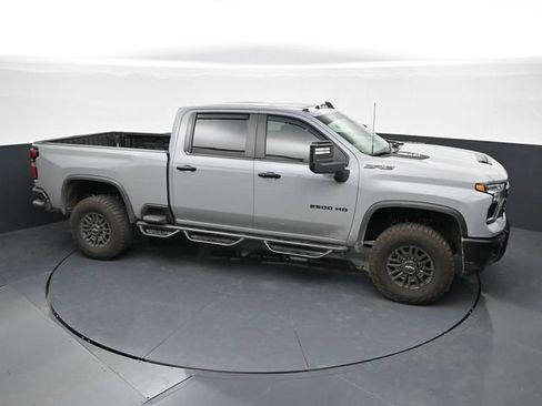 Used 2025 Chevrolet Silverado 2500 ZR2 w/ Technology Package AWD/4WD image 30