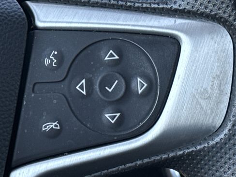 Used 2023 GMC Terrain SLE w/ Driver Convenience Package image 20