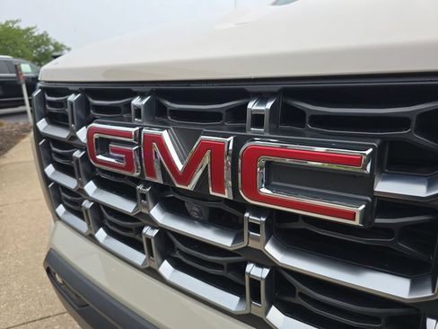 New 2026 GMC Canyon AT4 w/ Technology Plus Package AWD/4WD image 32