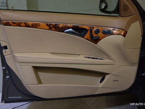 Used 2008 Mercedes-Benz E 320 BlueTEC Sedan image 7