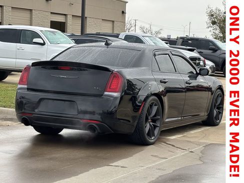 Used 2023 Chrysler 300 C image 4