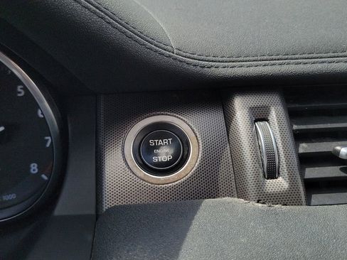 Used 2018 Land Rover Range Rover Evoque SE image 30