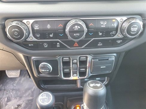 New 2024 Jeep Wrangler Sahara image 20