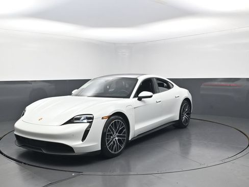 Used 2021 Porsche Taycan RWD image 39