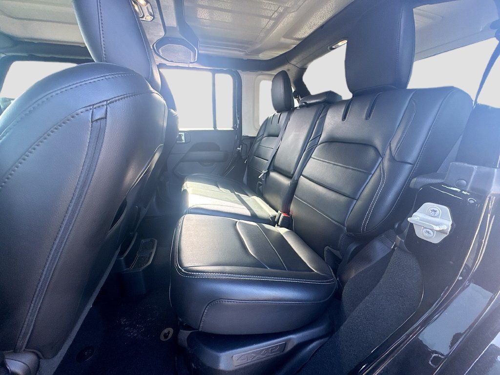 Used 2023 Jeep Wrangler Unlimited Sahara w/ Cold Weather Group AWD/4WD image 27