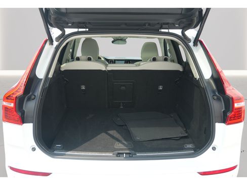 Used 2024 Volvo XC60 B5 Plus AWD/4WD image 14