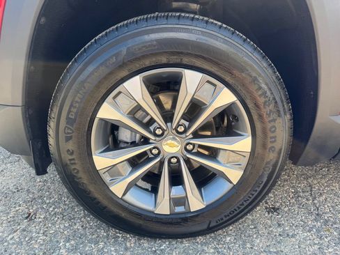 Used 2026 Chevrolet Equinox LT FWD image 30