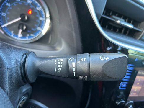 Used 2017 Toyota Corolla SE FWD image 21