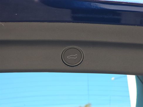 Used 2021 Tesla Model Y Long Range image 14