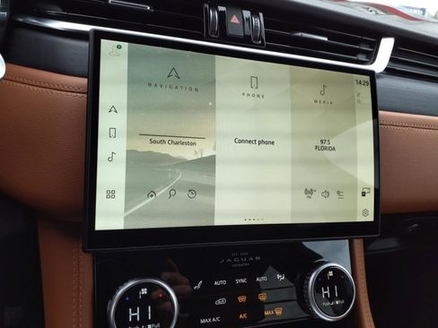 Certified 2025 Jaguar F-PACE R-Dynamic S image 18