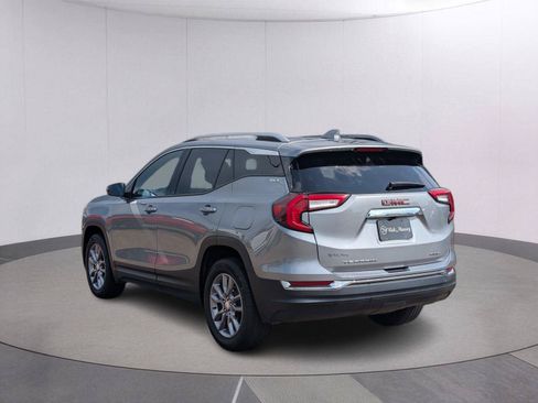 Used 2024 GMC Terrain SLT AWD/4WD image 3