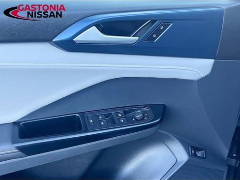 Used 2024 Volkswagen Taos SE image 22