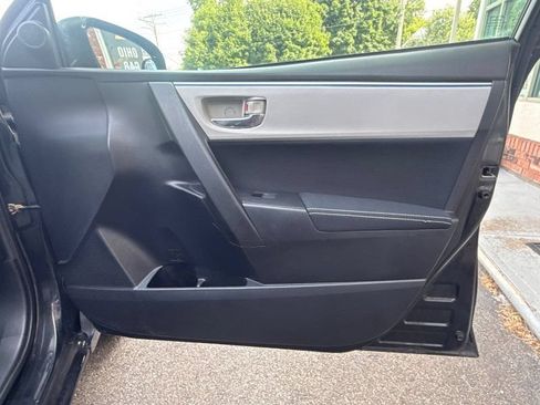 Used 2014 Toyota Corolla LE FWD image 15