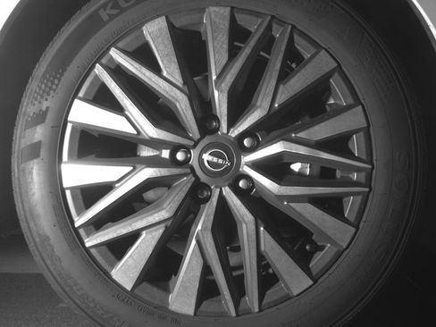 Used 2025 Nissan Altima 2.5 SV image 13
