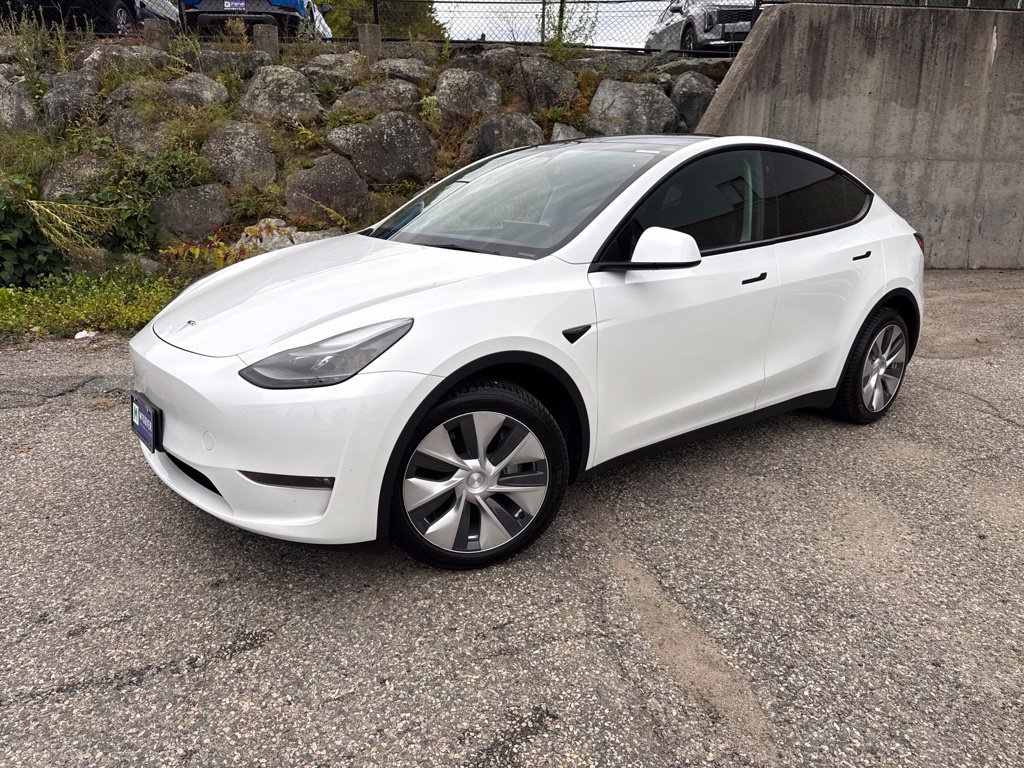 Used 2023 Tesla Model Y Long Range AWD/4WD image 2