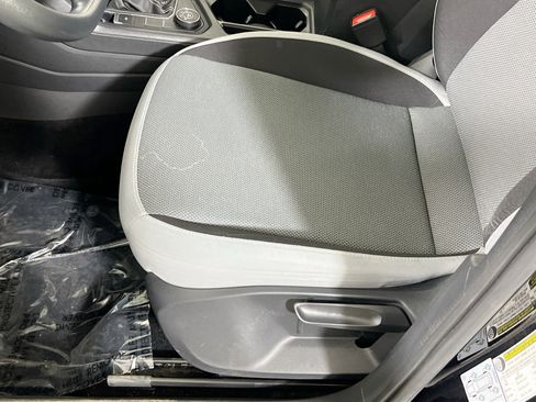 Used 2022 Volkswagen Taos S image 18