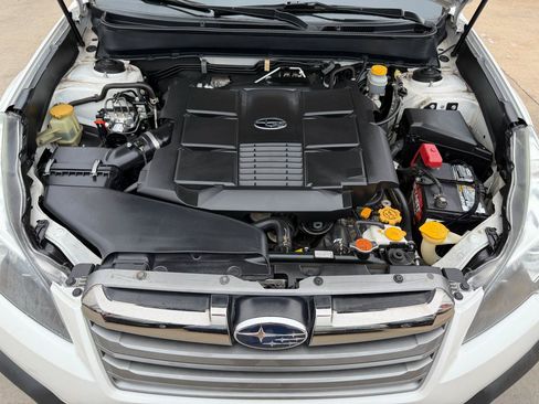 Used 2014 Subaru Outback 3.6R Limited AWD/4WD image 32