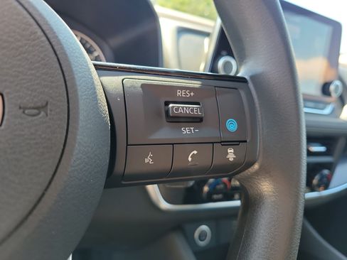 Certified 2023 Nissan Rogue SV FWD image 23