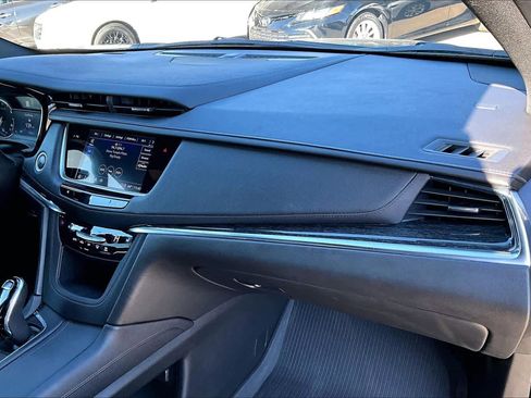 Used 2021 Cadillac XT5 Premium Luxury image 18