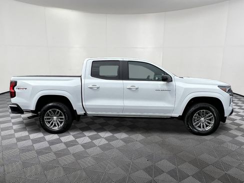Used 2023 Chevrolet Colorado LT w/ LT Convenience Package AWD/4WD image 7