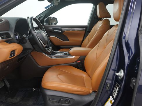 Used 2022 Toyota Highlander Platinum image 25