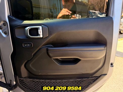 Used 2018 Jeep Wrangler Unlimited Sport S AWD/4WD image 33