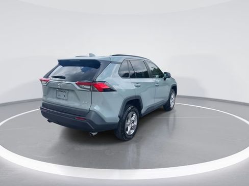 Used 2022 Toyota RAV4 XLE FWD image 8