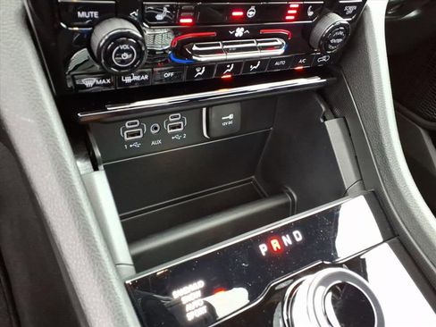 New 2025 Jeep Grand Cherokee Limited image 26