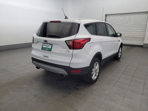 Used 2019 Ford Escape SE image 9
