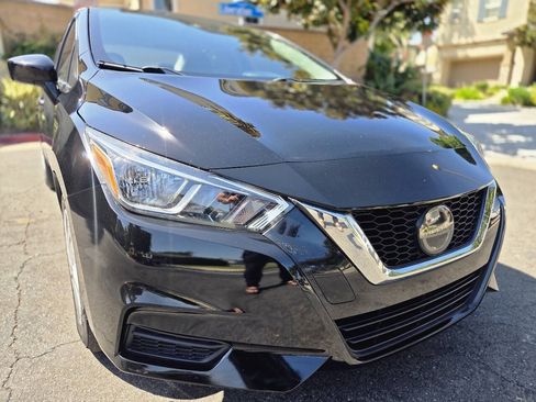 Used 2020 Nissan Versa S FWD image 14