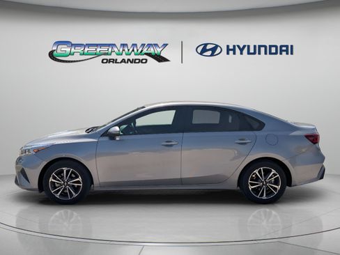 Used 2023 Kia Forte LXS FWD image 5