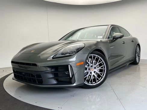 New 2026 Porsche Panamera 4 image 1