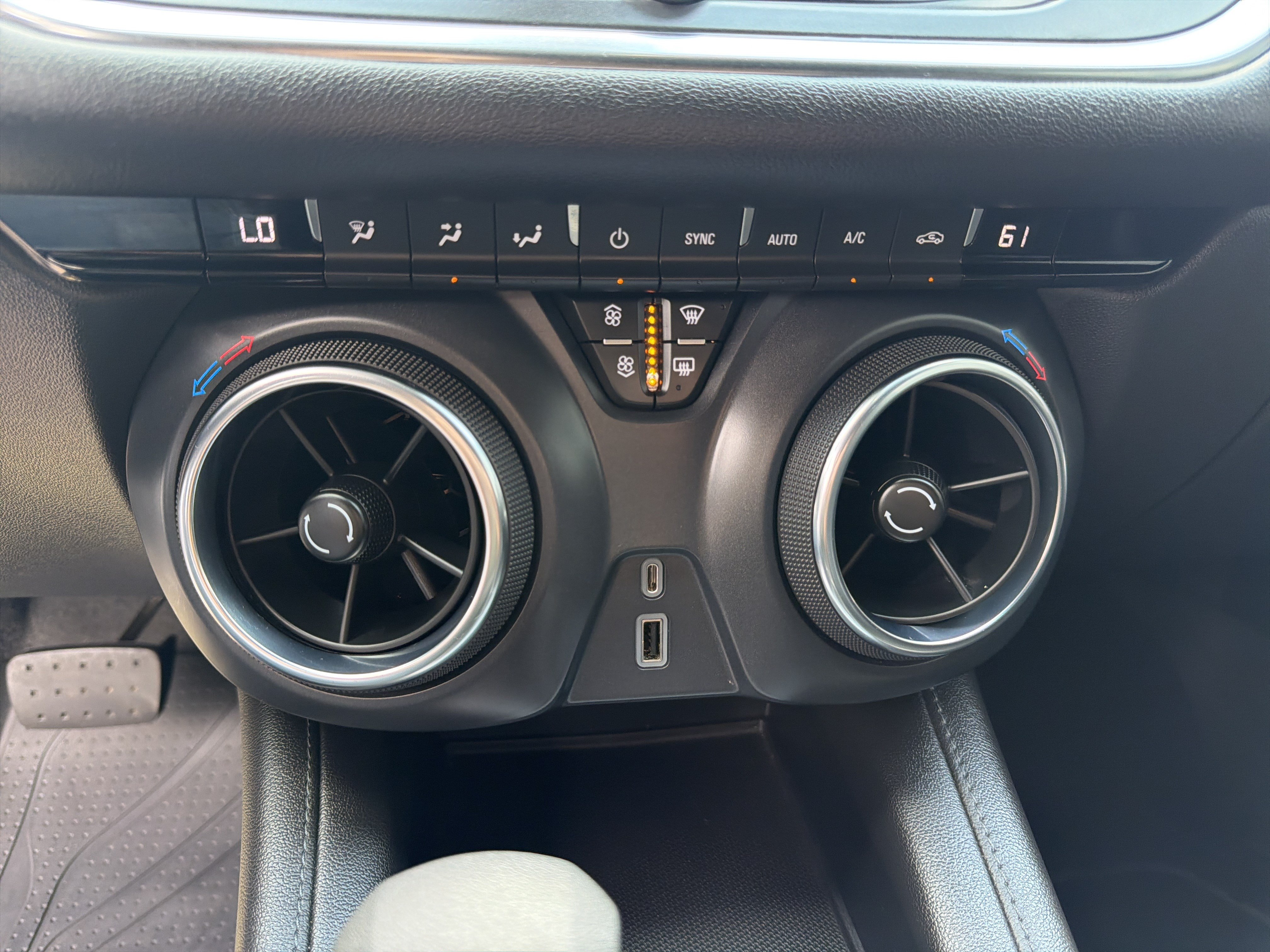 Used 2022 Chevrolet Blazer LT FWD image 17