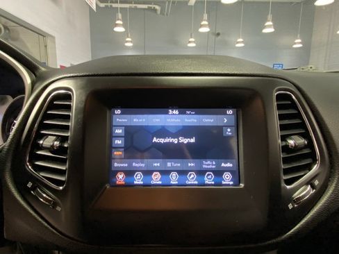 Used 2018 Jeep Compass Latitude w/ Popular Equipment Group AWD/4WD image 22