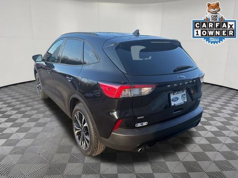 Used 2022 Ford Escape SE w/ SE Sport Appearance Package image 7