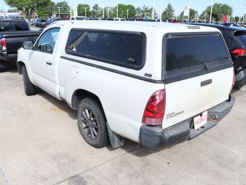 Used 2014 Toyota Tacoma 2WD Regular Cab image 6