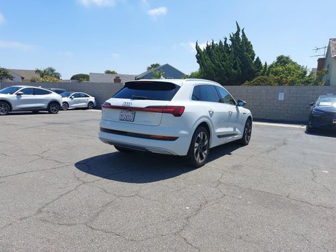 Used 2023 Audi e-tron Premium AWD/4WD image 3