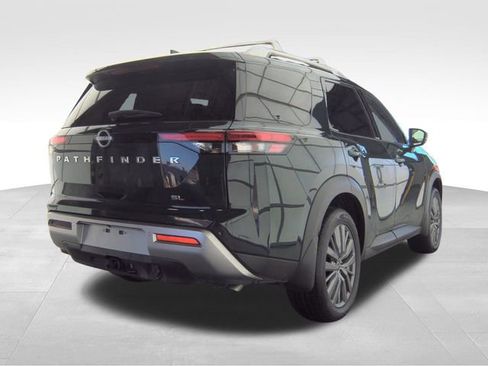 Certified 2024 Nissan Pathfinder SL w/ SL Premium Package image 4