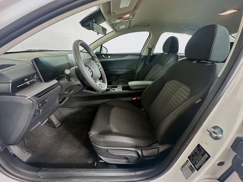 Used 2025 Kia K5 LXS image 13