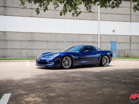 Used 2006 Chevrolet Corvette Z06 w/ Preferred Equipment Group RWD image 19