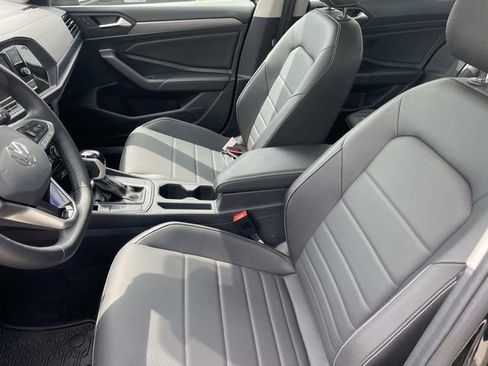 Used 2024 Volkswagen Jetta SE w/ Panoramic Sunroof Package FWD image 21