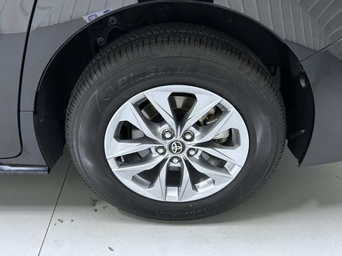 Used 2026 Toyota Sienna LE FWD image 21