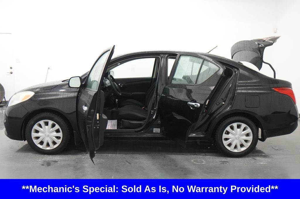 Used 2013 Nissan Versa SV w/ Convenience Pkg FWD image 19
