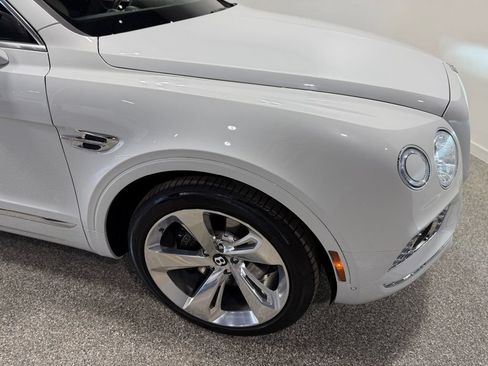 Used 2018 Bentley Bentayga Mulliner AWD/4WD image 31