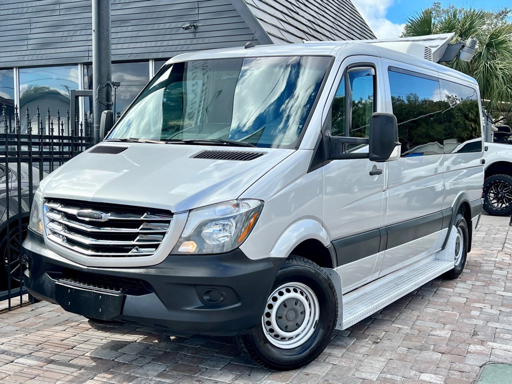 Used 2014 Freightliner Sprinter 2500 RWD image 1